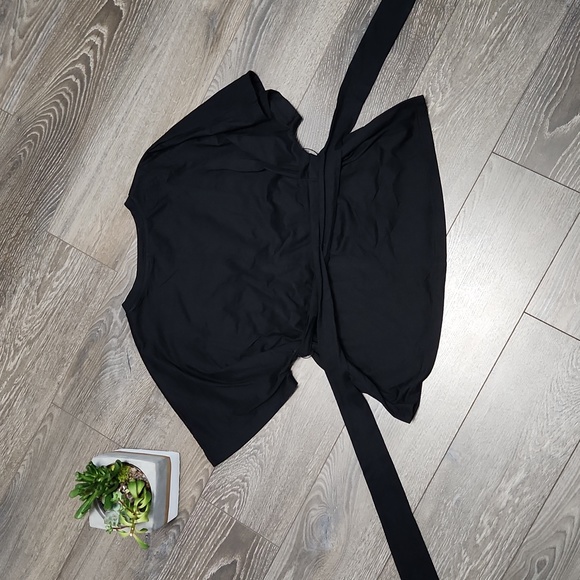 Black T Shirt - Picture 4 of 4